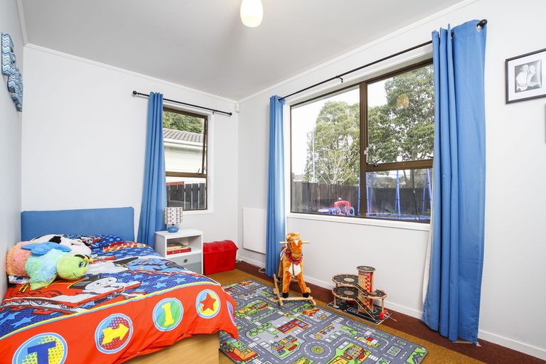 Photo of property in 13 Luanda Drive, Ranui, Auckland, 0612