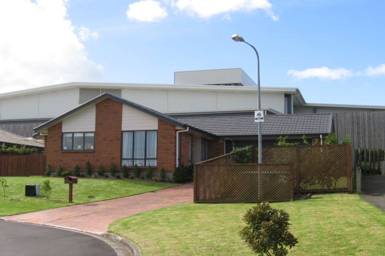 Photo of property in 96 Kingdale Road, Henderson, Auckland, 0610