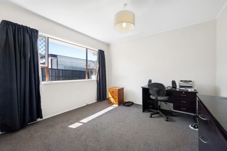 Photo of property in 2/42 Luton Avenue, Sunnyhills, Auckland, 2010