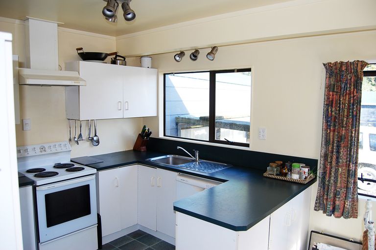 Photo of property in 566 School Road, Tomarata, Wellsford, 0974