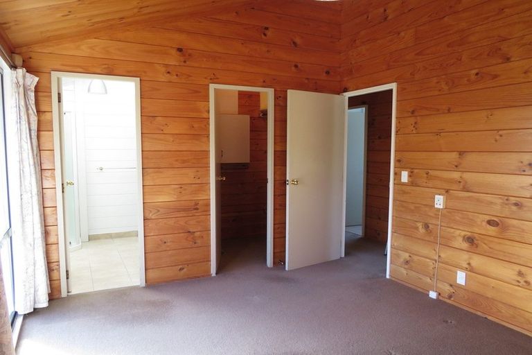 Photo of property in 114 Marina View Drive, West Harbour, Auckland, 0618