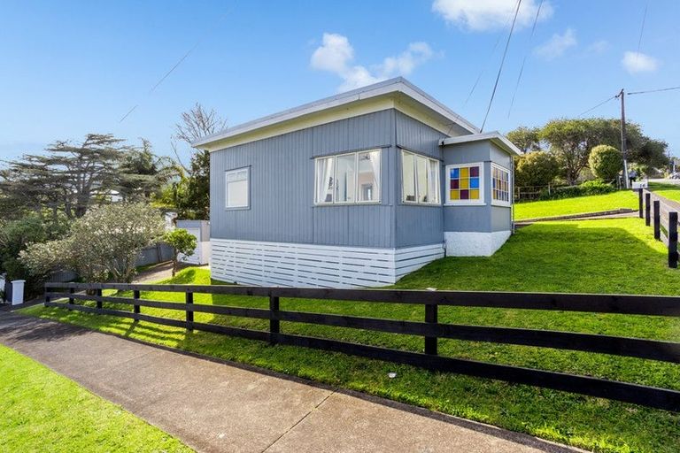 Photo of property in 33 Porter Crescent, Helensville, 0800
