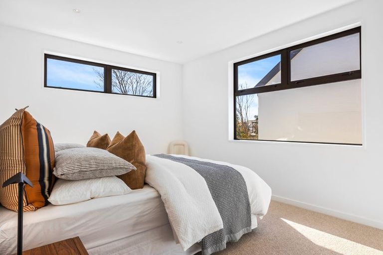 Photo of property in 2/17 Hewitts Road, Merivale, Christchurch, 8014