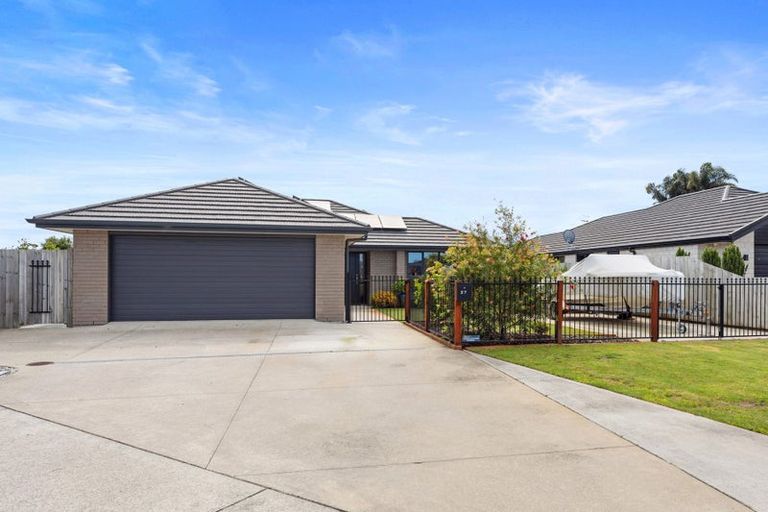 Photo of property in 27 Leet Crescent, Papamoa Beach, Papamoa, 3118