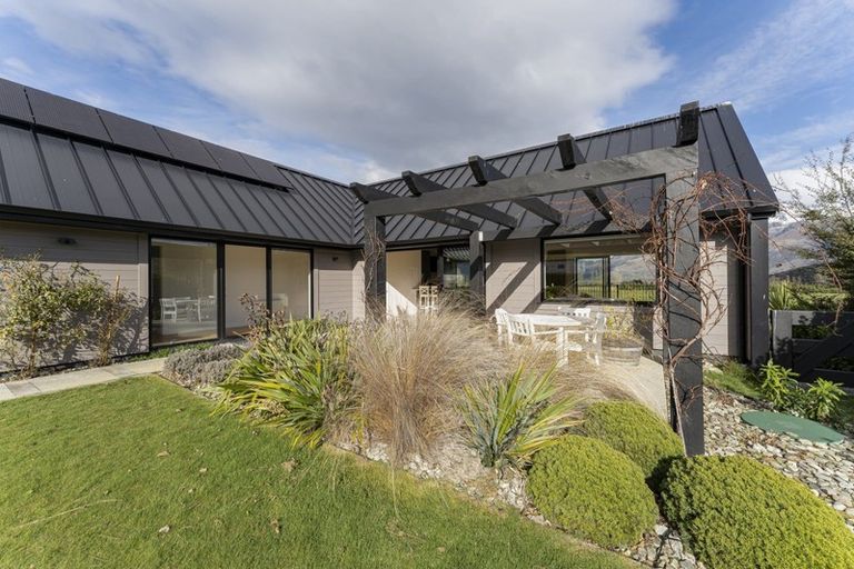 Photo of property in 77 Jacks Point Rise, Jacks Point, Queenstown, 9371