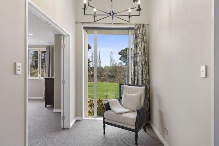 Photo of property in 68 Willowview Drive, Redwood, Christchurch, 8051