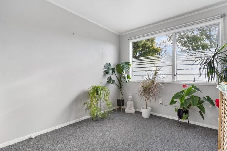 Photo of property in 23 Cherry Tree Place, Massey, Auckland, 0614