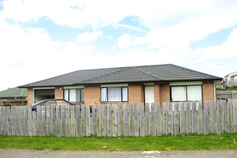 Photo of property in 76 Robert Skelton Place, Clendon Park, Auckland, 2103