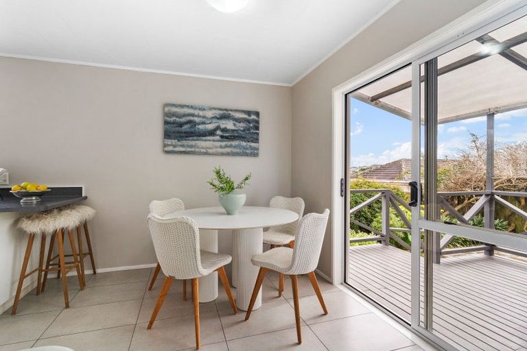 Photo of property in 1/54 De Quincey Terrace, Highland Park, Auckland, 2010