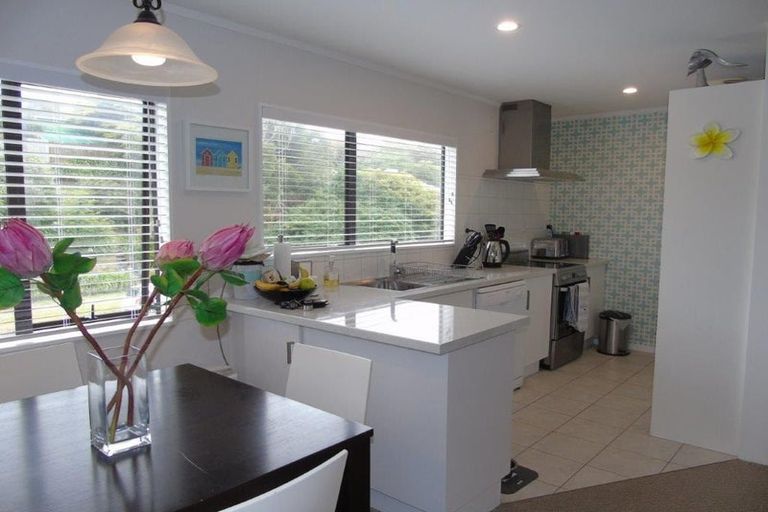 Photo of property in 35 Weggery Drive, Waikanae Beach, Waikanae, 5036