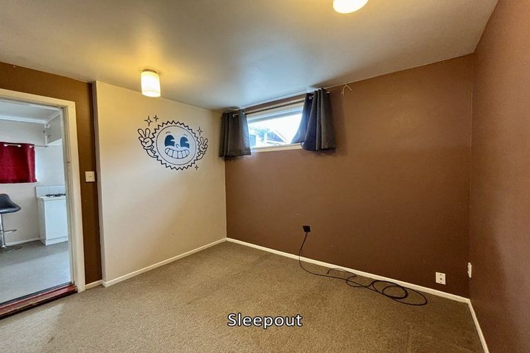 Photo of property in 212 Coutts Street, Rongotai, Wellington, 6022