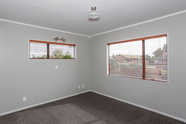 Photo of property in 62 Benmore Avenue, Cloverlea, Palmerston North, 4412