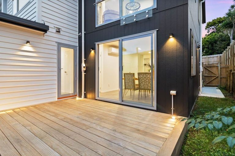 Photo of property in 7d Maroubra Place, Botany Downs, Auckland, 2010