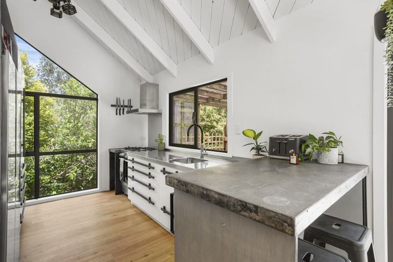 Photo of property in 43 Phillip Avenue, Glen Eden, Auckland, 0602