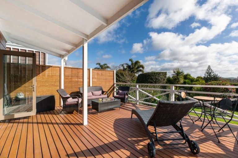 Photo of property in 38 Whangaparaoa Road, Red Beach, 0932