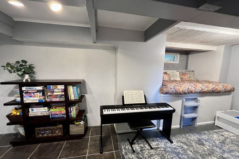 Photo of property in 14 Cecil Road, Tawa, Wellington, 5028