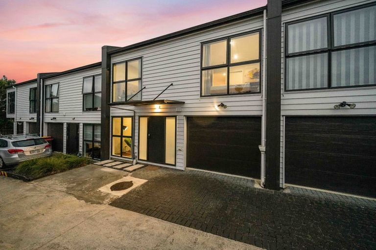 Photo of property in 11b Kimdale Place, Totara Heights, Auckland, 2105