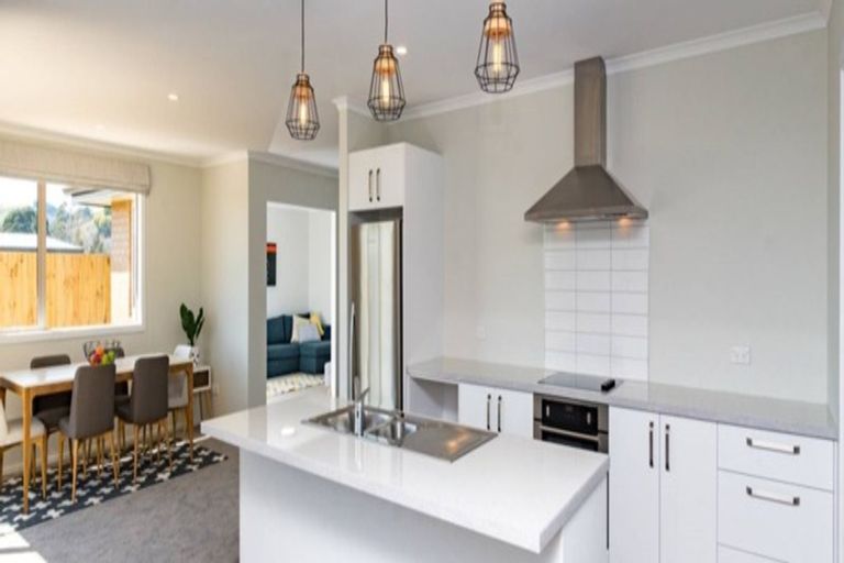 Photo of property in 2 Dame Nganeko Drive, Glenbrook, 2681