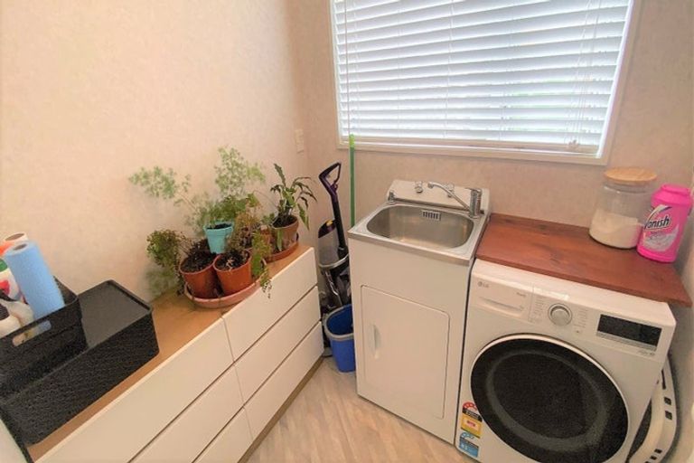 Photo of property in 70 Apsley Drive, Avonhead, Christchurch, 8042