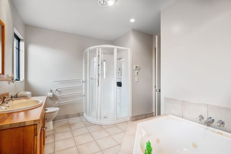 Photo of property in 14 Glasnevin Drive, Casebrook, Christchurch, 8051