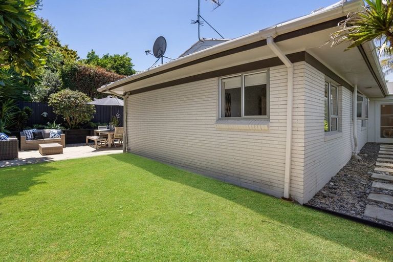 Photo of property in 16a Huapai Street, Onehunga, Auckland, 1061