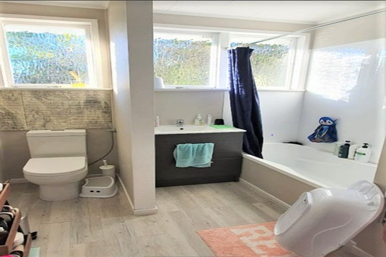 Photo of property in 25 Lord Street, Stokes Valley, Lower Hutt, 5019