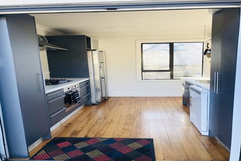 Photo of property in 6 Curletts Road, Sockburn, Christchurch, 8042