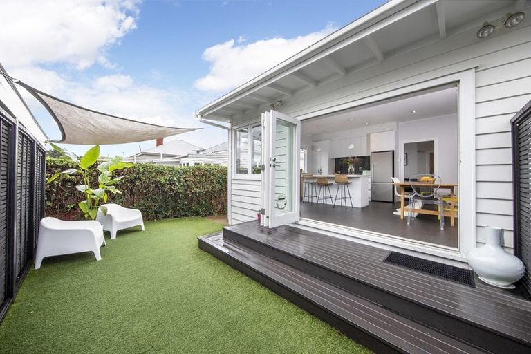 Photo of property in 5 Queens Avenue, Mount Eden, Auckland, 1024