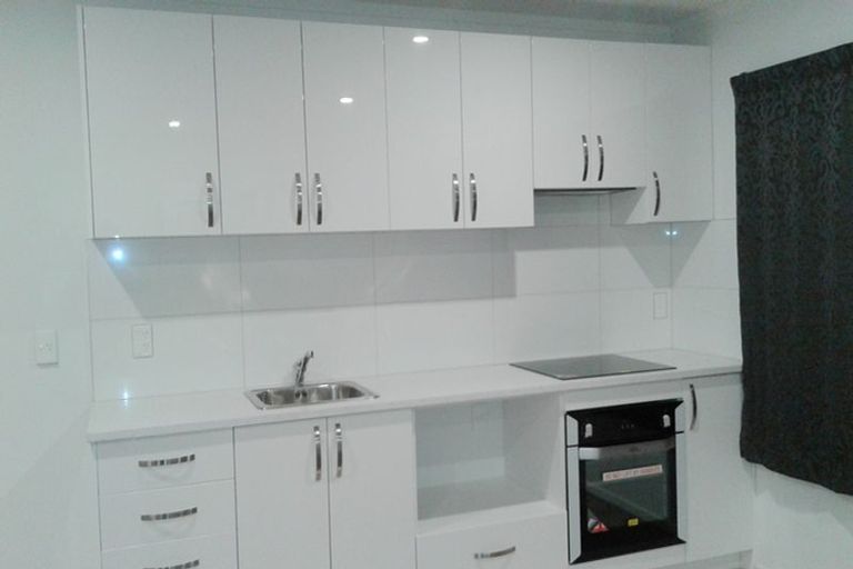 Photo of property in 2/14 Heron Place, Pakuranga Heights, Auckland, 2010