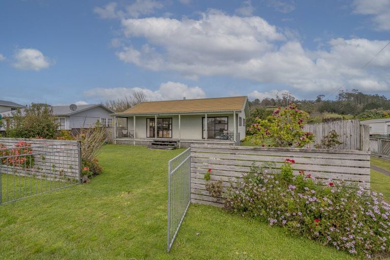 Photo of property in 32 Captain Cook Road, Cooks Beach, Whitianga, 3591