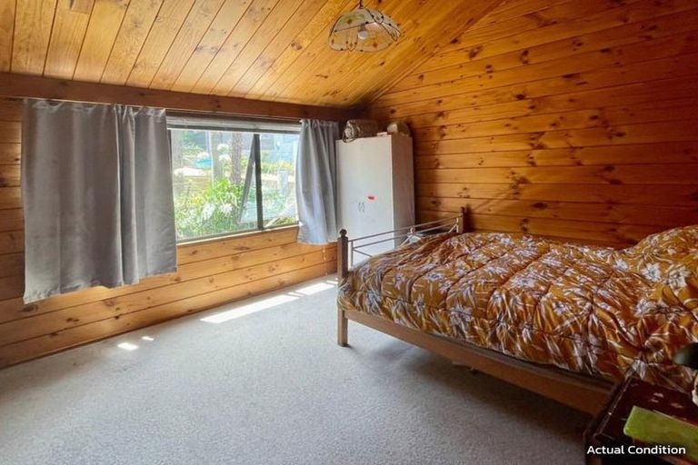 Photo of property in 1/457a Glenfield Road, Glenfield, Auckland, 0629