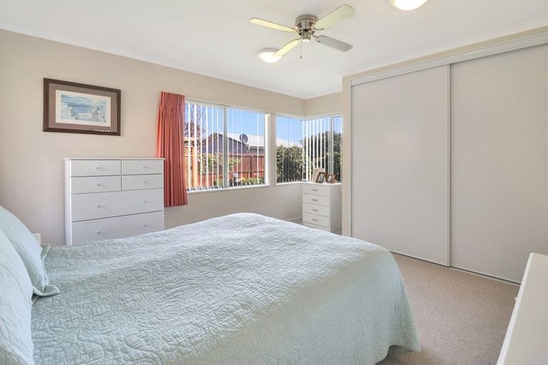 Photo of property in 5 Lavender Place, Papamoa Beach, Papamoa, 3118