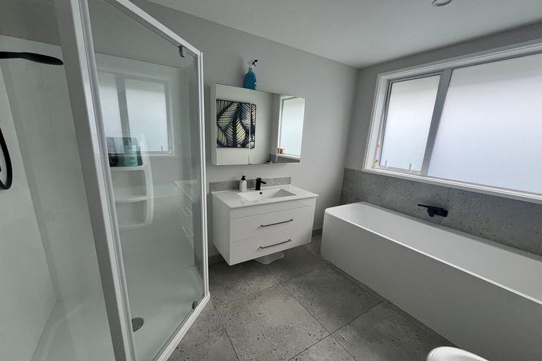 Photo of property in 13 Odlin Lane, Red Beach, 0932