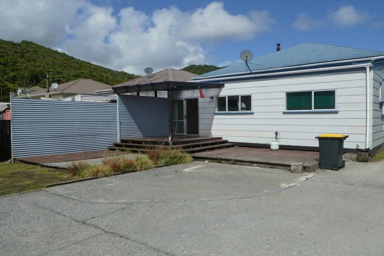 Photo of property in 33 Murray Street, Greymouth, 7805