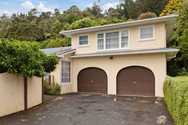 Photo of property in 58 Hine Road, Wainuiomata, Lower Hutt, 5014