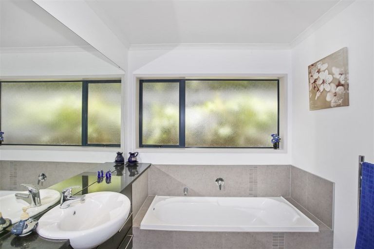 Photo of property in 23 Twomey Drive, Pukekohe, 2120