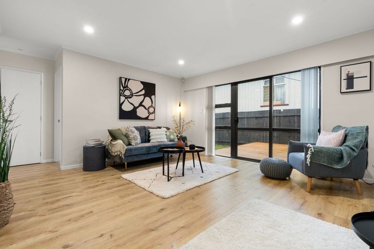 Photo of property in 1/735 Massey Road, Mangere, Auckland, 2022