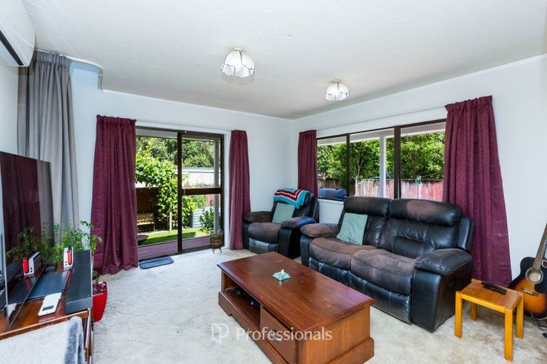 Photo of property in 2/25 Memphis Grove, Totara Park, Upper Hutt, 5018