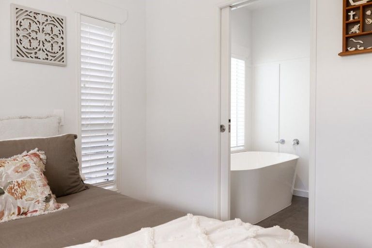 Photo of property in 18 Montia Close, Papamoa Beach, Papamoa, 3118