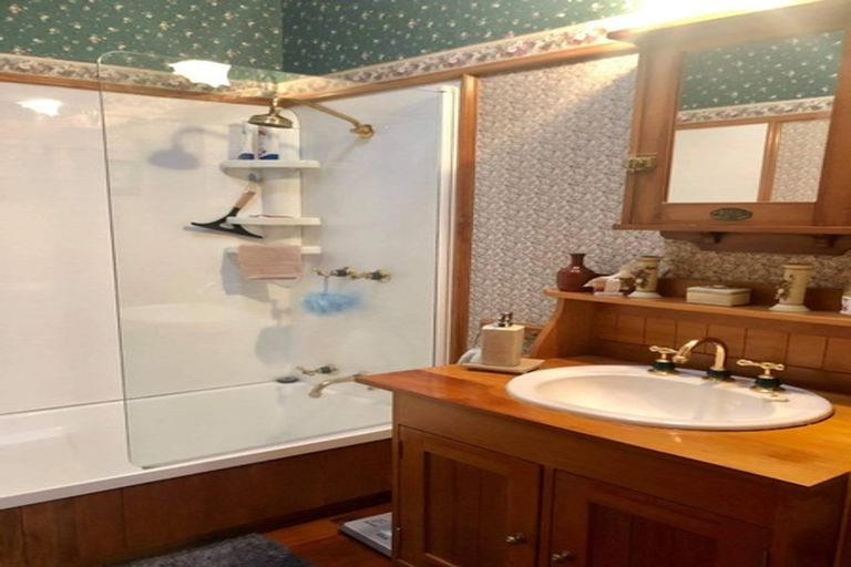 Photo of property in 18 Hector Street, Petone, Lower Hutt, 5012