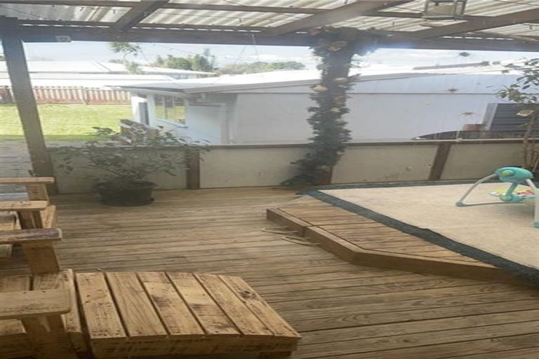 Photo of property in 24 Gossamer Drive, Pakuranga Heights, Auckland, 2010