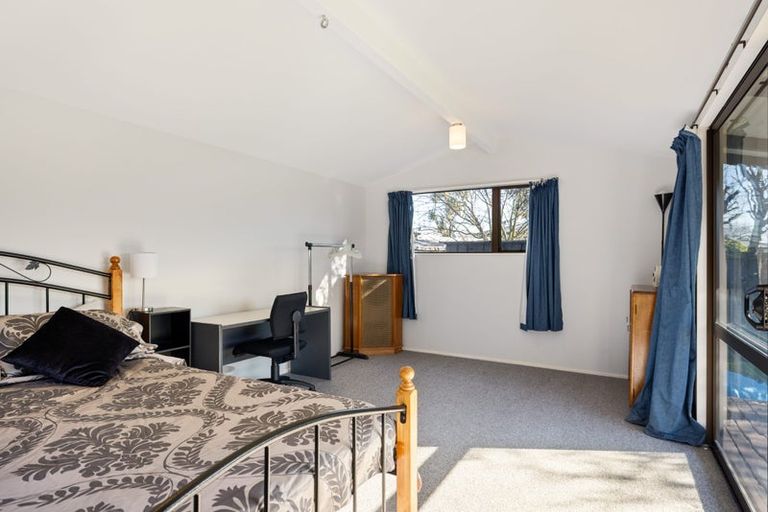 Photo of property in 23 Glenora Place, Hornby, Christchurch, 8042