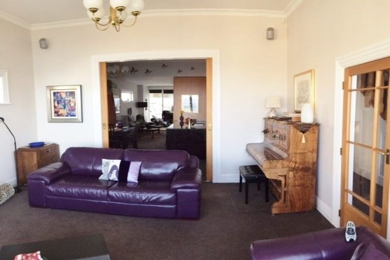 Photo of property in 5 Moeller Street, Mount Victoria, Wellington, 6011