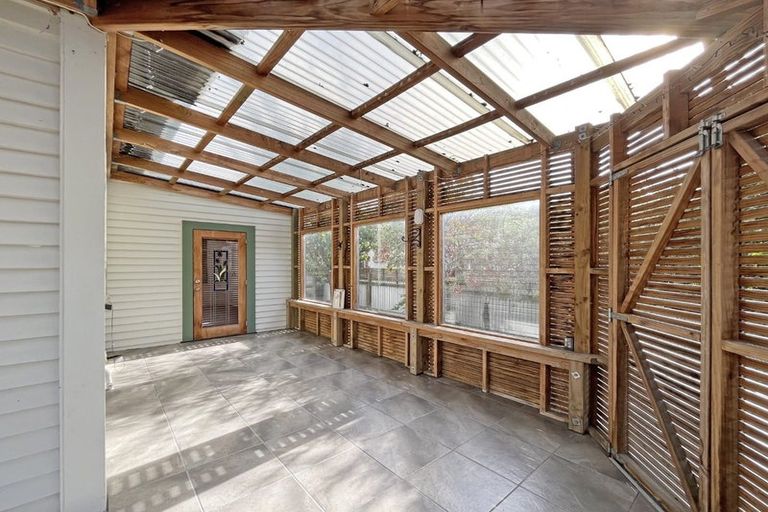 Photo of property in 10 Stanley Avenue, Palmerston North, 4414