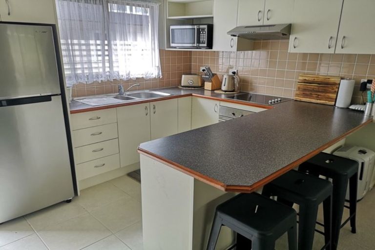 Photo of property in 2/54 Ray Small Drive, Pahurehure, Papakura, 2113