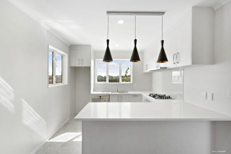 Photo of property in 24 Saddleback Crescent, Papakura, 2110