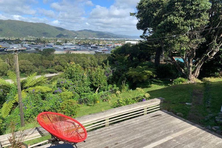 Photo of property in 29 Tirohanga Road, Tirohanga, Lower Hutt, 5010