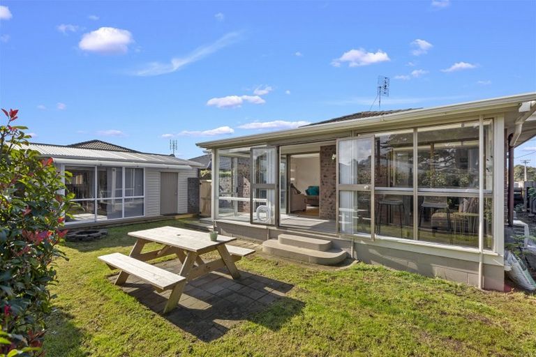Photo of property in 42b Edward Avenue, Orewa, 0931