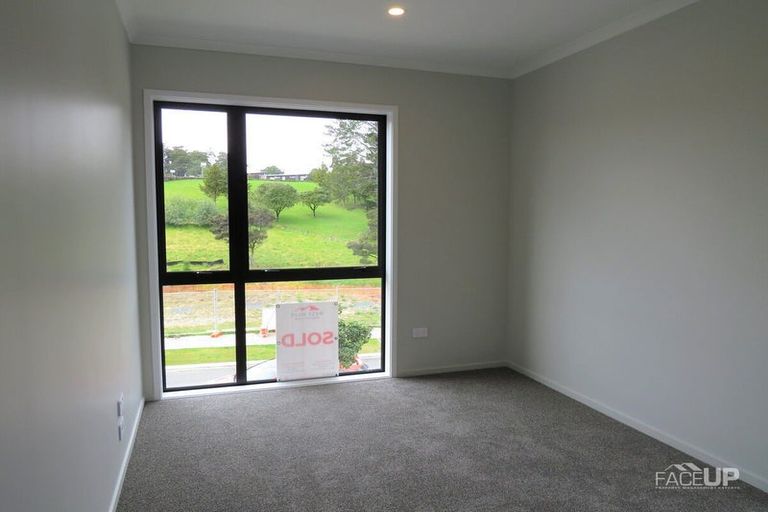 Photo of property in 10 Kauri Amber Road, Westgate, Auckland, 0614