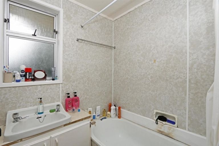 Photo of property in 23 Kamahi Avenue, Hawera, 4610